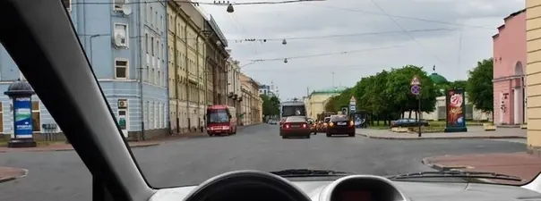 Иллюстрация к вопросу: Разрешено ли Вам выехать на перекресток, за которым образовался затор?
