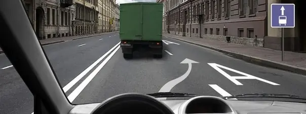 Иллюстрация к вопросу: Разрешается ли Вам на легковом автомобиле перестроиться вправо, чтобы продолжить движение…