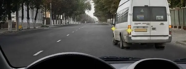 Иллюстрация к вопросу: Обязаны ли Вы уступить дорогу маршрутному транспортному средству, отъезжающему от…